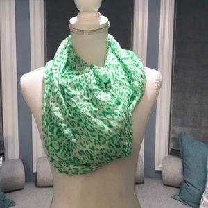 Gap, Green,  Animal Print Scarf          (50)